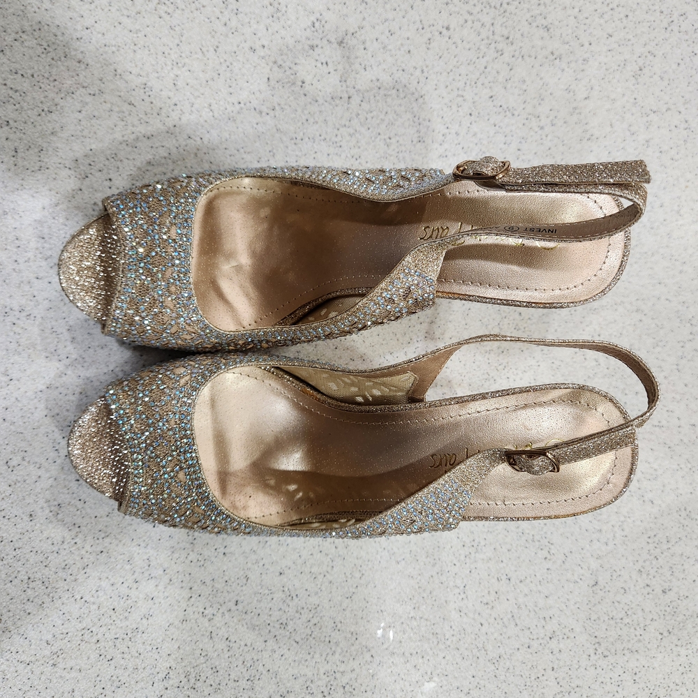 Dream Pairs Glittering Gold Slingback Heels